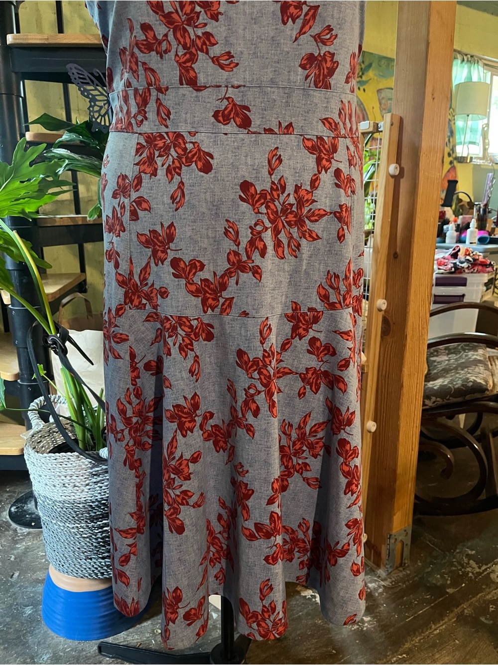 Sleeveless Blue Dress with Red Floral Print - Picture 6 of 6